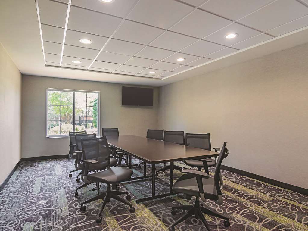 La Quinta By Wyndham - Nw Expwy 3*